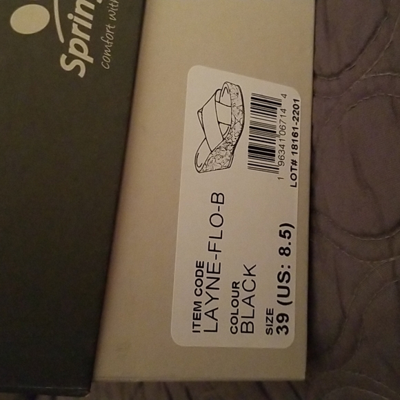 Sandal - Picture 2 of 5